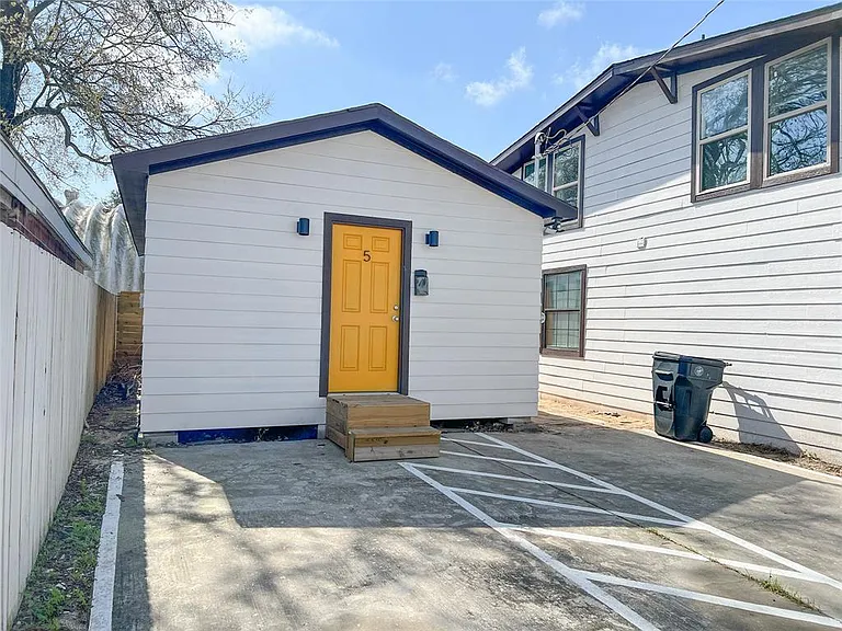 Eastwood Street Apartments 4